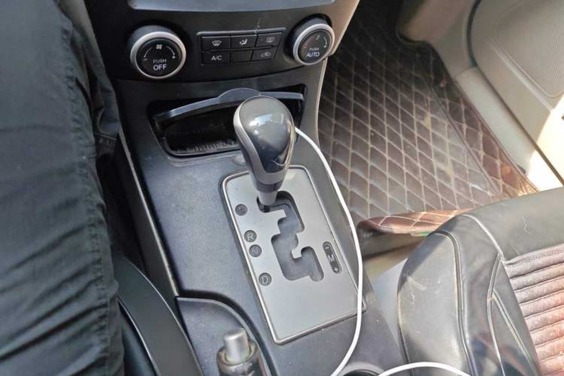 Used Bestune B70 2011 2.0L automatic luxury edition Gear Lever