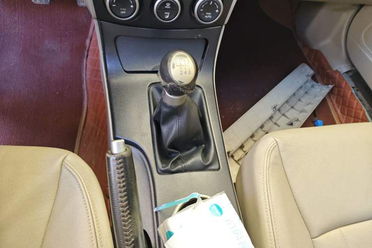 Used Bestune B70 2011 2.0L Manual Elite Edition Gear Lever