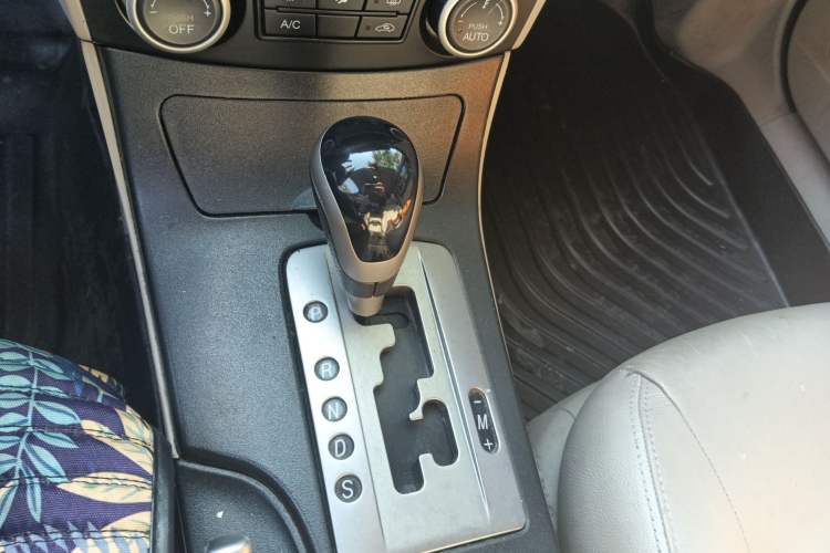 Used Bestune B70 2011 2.0L automatic luxury edition Gear Lever