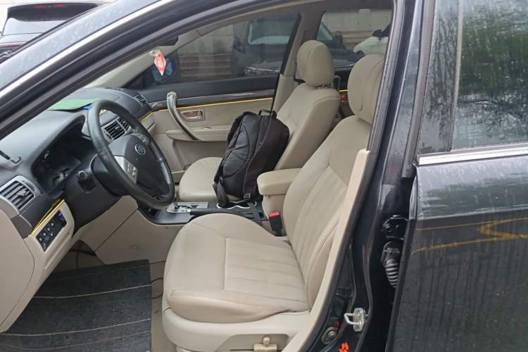 Used Bestune B70 2011 2.0L automatic luxury edition Left Front Seat