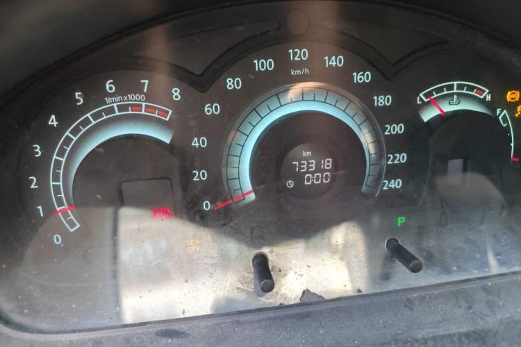 Used Bestune B70 2011 2.0L automatic luxury edition Odometer Close Up