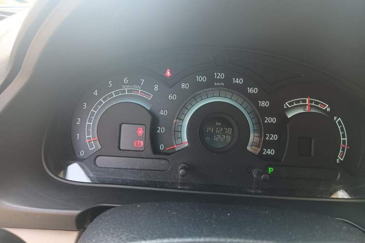 Used Bestune B70 2011 2.0L automatic luxury edition Odometer Close Up
