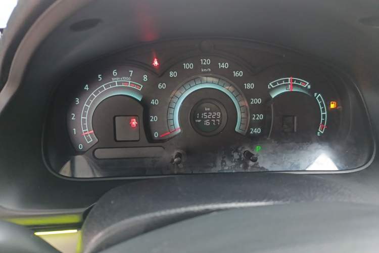 Used Bestune B70 2011 2.0L automatic luxury edition Odometer Close Up