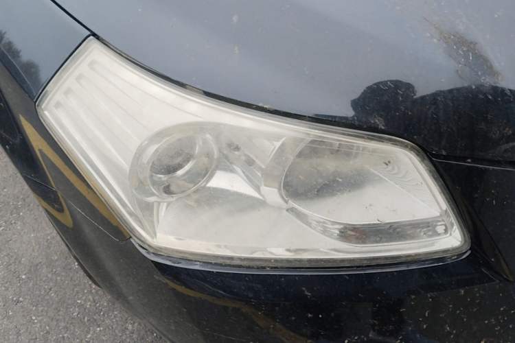 Used Bestune B70 2011 2.0L Automatic Fashion Version Right Front Headlight