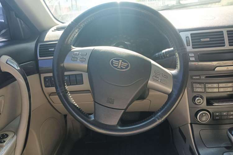 Used Bestune B70 2011 2.0L automatic luxury edition Steering Wheel