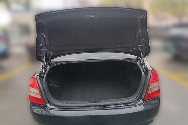 Used Bestune B70 2011 2.0L automatic luxury edition Trunk