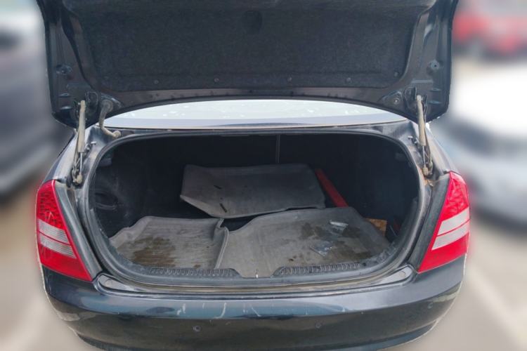 Used Bestune B70 2011 2.0L Automatic Fashion Version Trunk