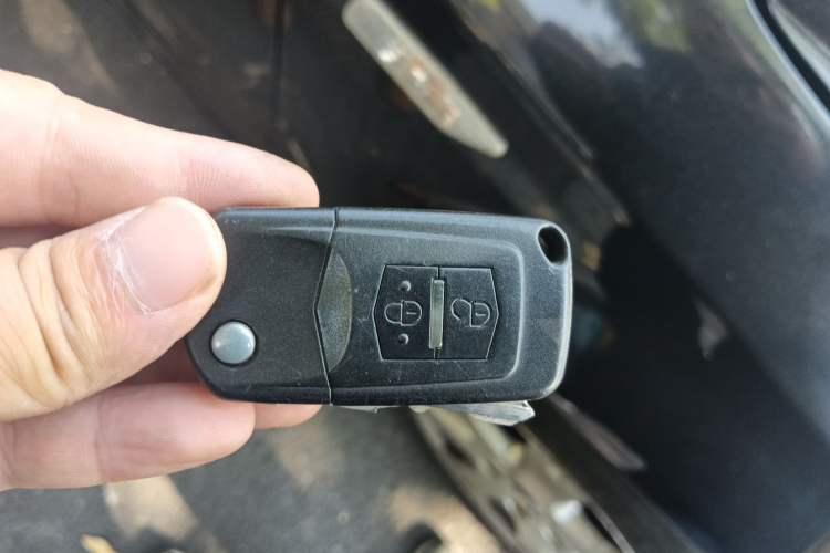 Used Bestune B70 2011 2.0L automatic luxury edition Vehicle Key