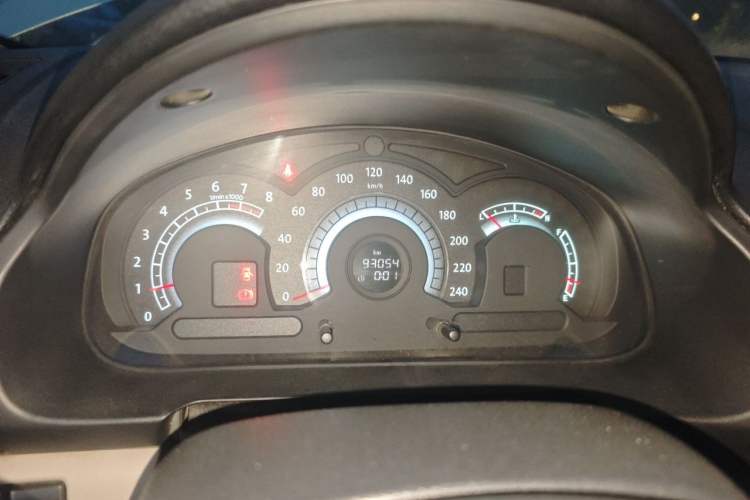 Used Bestune B70 2011 2.0L Manual Fashionable Edition Odometer Close Up