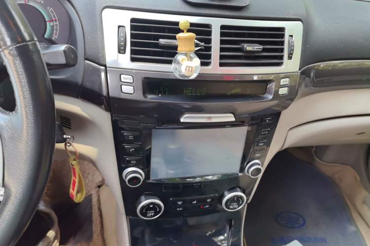Used Bestune B70 2012 1.8L manual luxury version Audio And AC Panel