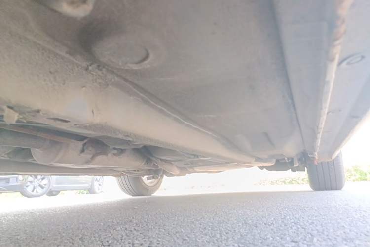 Used Bestune B70 2012 1.8L manual Comfort trim level Chassis Front Left