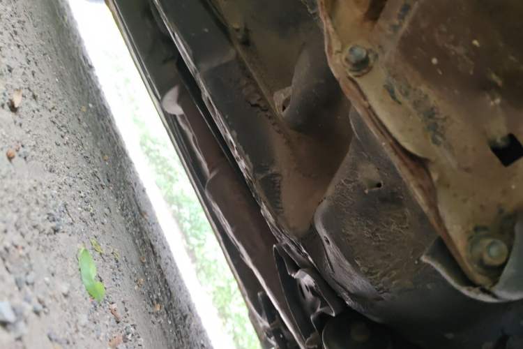 Used Bestune B70 2012 1.8L manual Comfort trim level Chassis Front Right