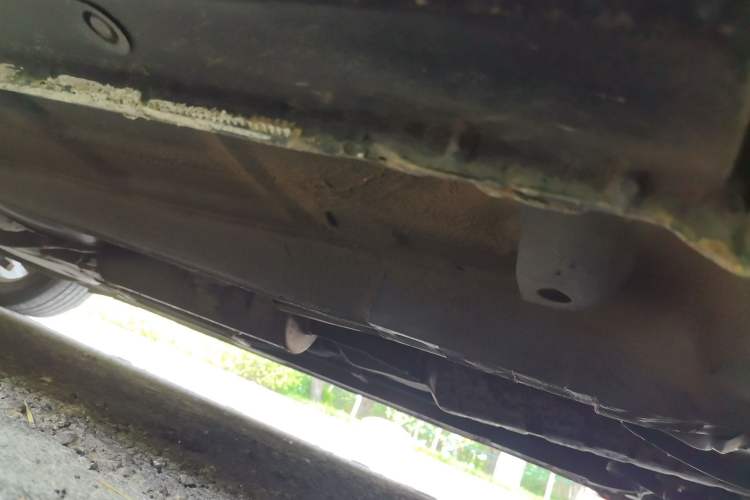 Used Bestune B70 2012 1.8L manual luxury version Chassis Front Right