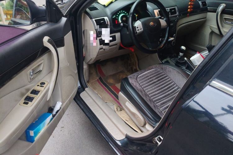 Used Bestune B70 2012 1.8L manual Comfort trim level Driver Seat