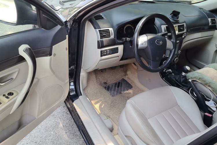 Used Bestune B70 2012 1.8L manual luxury version Driver Seat