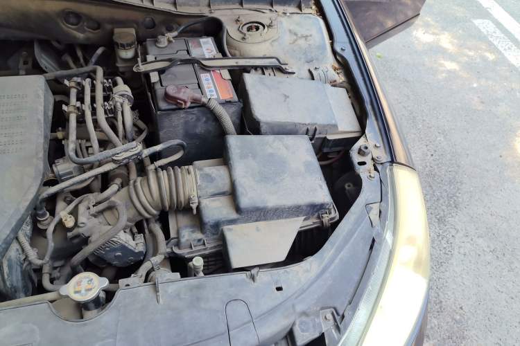 Used Bestune B70 2012 1.8L manual luxury version Engine Bay Left