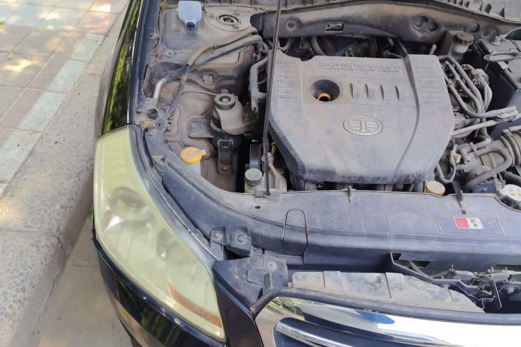 Used Bestune B70 2012 1.8L manual luxury version Engine Bay Right