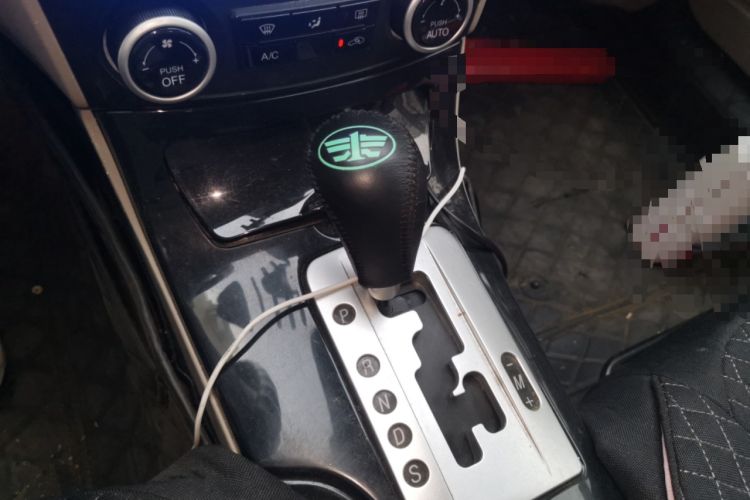 Used Bestune B70 2012 1.8L automatic fashion version Gear Lever