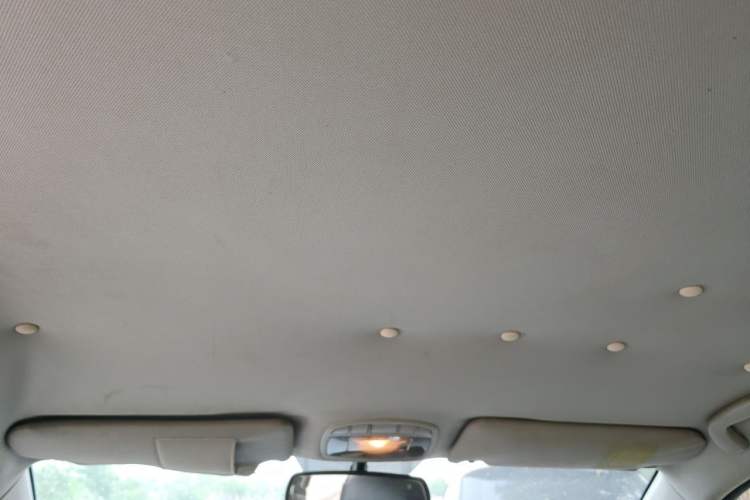 Used Bestune B70 2012 1.8L manual Comfort trim level Headliner