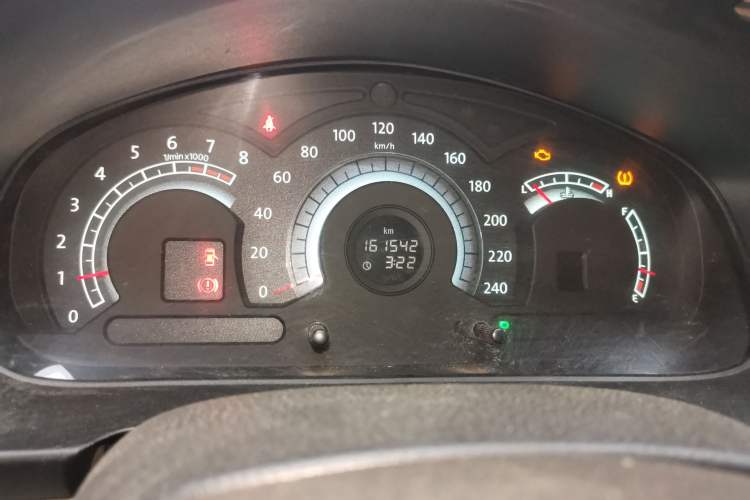 Used Bestune B70 2012 1.8L automatic fashion version Instrument Cluster