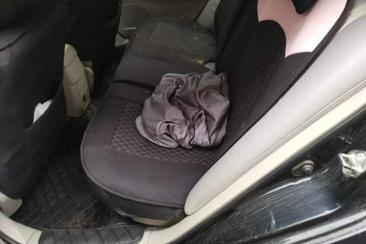 Used Bestune B70 2012 1.8L automatic fashion version Left Rear Seat