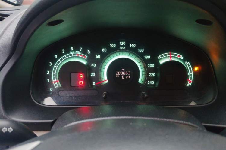 Used Bestune B70 2012 1.8L manual Comfort trim level Odometer Close Up