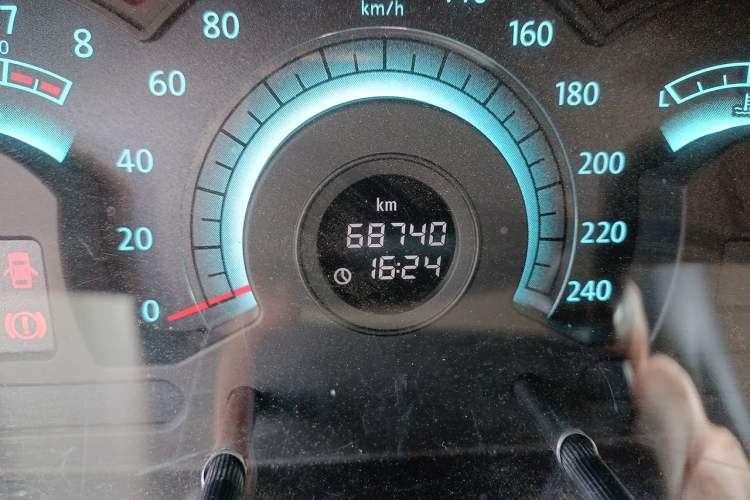 Used Bestune B70 2012 1.8L manual Comfort trim level Odometer Close Up