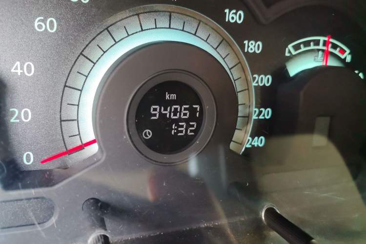 Used Bestune B70 2012 1.8L manual luxury version Odometer Close Up