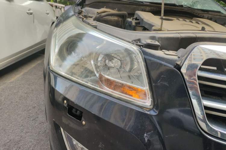 Used Bestune B70 2012 1.8L automatic luxury edition Right Front Headlight