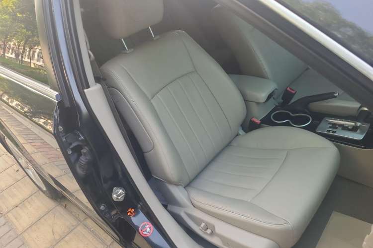 Used Bestune B70 2012 1.8L automatic luxury edition Right Front Seat