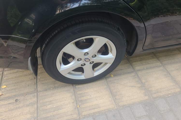 Used Bestune B70 2012 1.8L automatic luxury edition Right Rear Wheel Hub