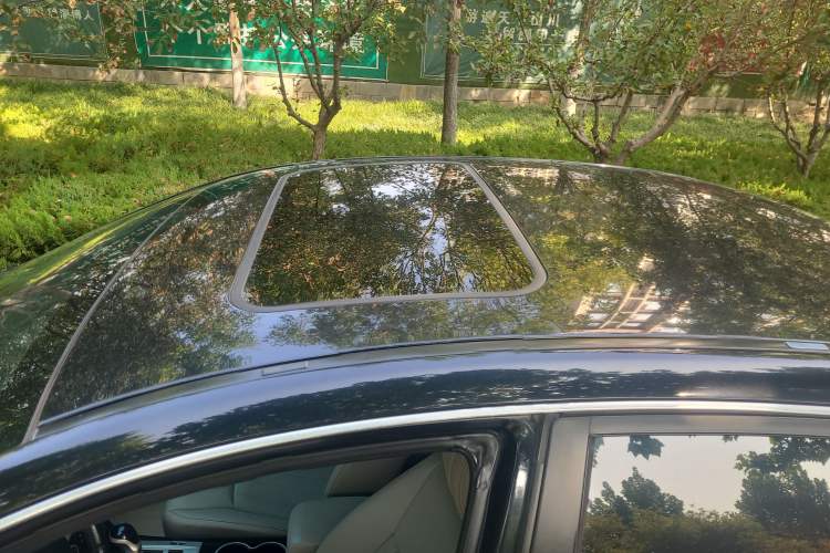 Used Bestune B70 2012 1.8L automatic luxury edition Roof