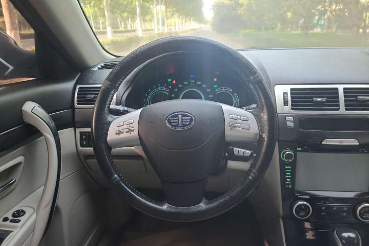 Used Bestune B70 2012 1.8L automatic luxury edition Steering Wheel