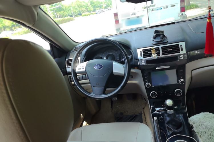 Used Bestune B70 2012 1.8L manual luxury version Steering Wheel