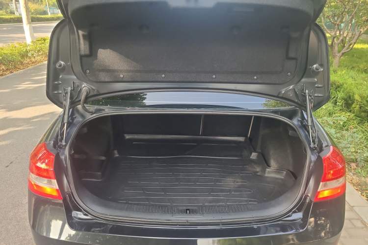 Used Bestune B70 2012 1.8L automatic luxury edition Trunk