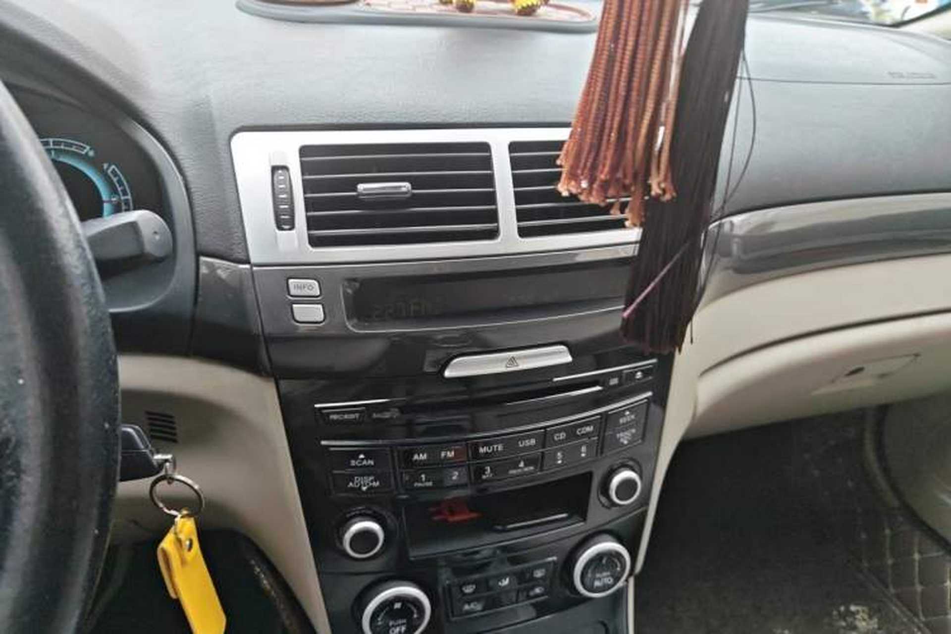 Used Bestune B70 2012 1.8L automatic fashion version Audio And AC Panel