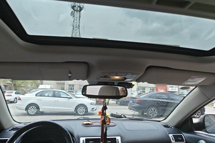 Used Bestune B70 2012 1.8L automatic fashion version Headliner