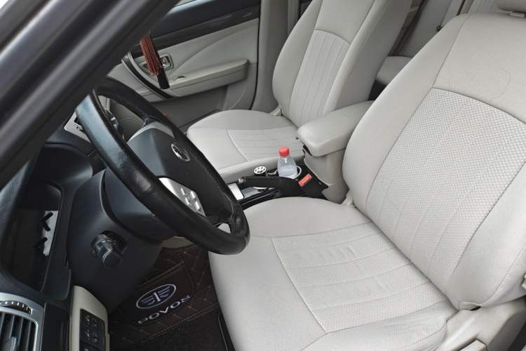 Used Bestune B70 2012 1.8L automatic fashion version Left Front Seat