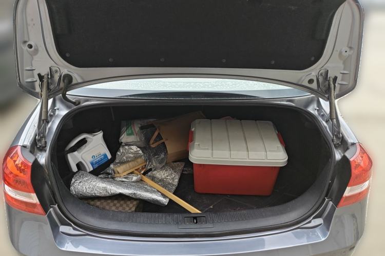 Used Bestune B70 2012 1.8L automatic fashion version Trunk