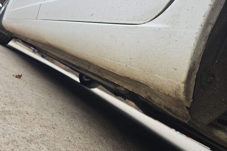 Used Bestune B70 2012 1.8L manual Comfort trim level Chassis Rear Left