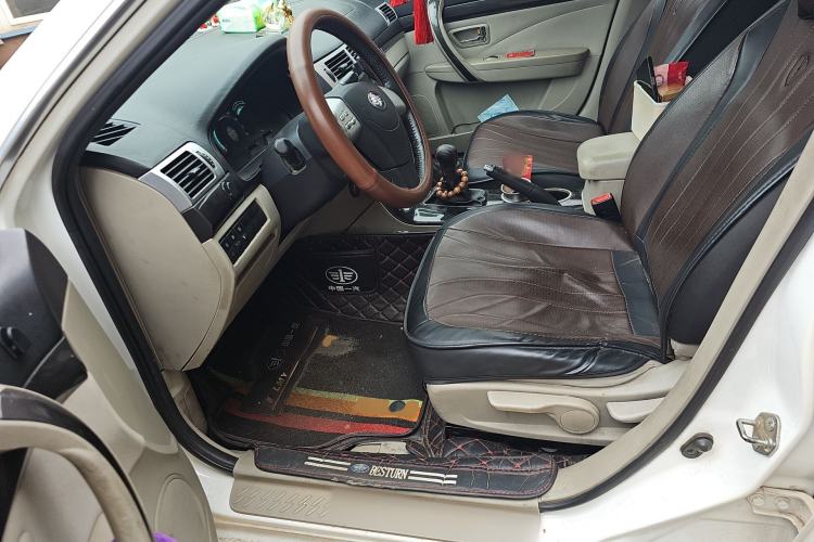 Used Bestune B70 2012 1.8L manual Comfort trim level Driver Seat