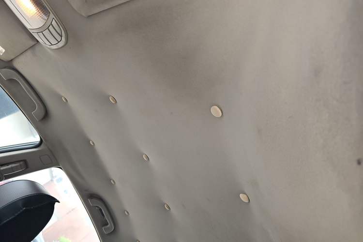 Used Bestune B70 2012 1.8L manual Comfort trim level Headliner