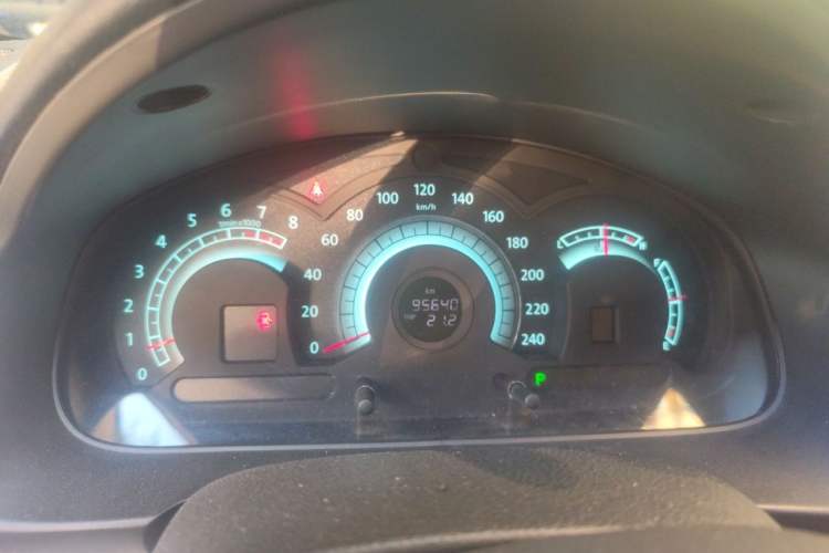 Used Bestune B70 2012 1.8L automatic luxury edition Instrument Cluster
