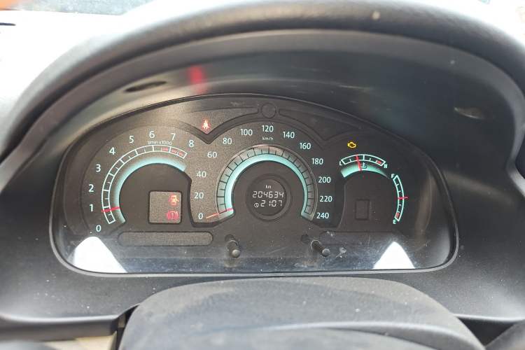 Used Bestune B70 2012 1.8L manual Comfort trim level Instrument Cluster