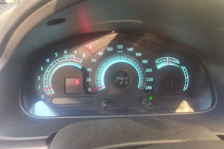Used Bestune B70 2012 1.8L automatic luxury edition Odometer Close Up