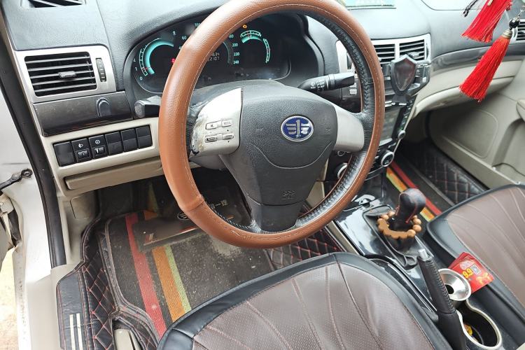 Used Bestune B70 2012 1.8L manual Comfort trim level Steering Wheel