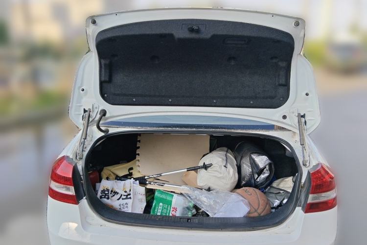 Used Bestune B70 2012 1.8L automatic fashion version Trunk