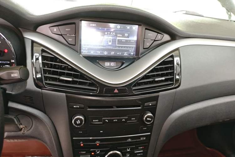 Used Bestune B70 2014 2.0L automatic comfort version Audio And AC Panel