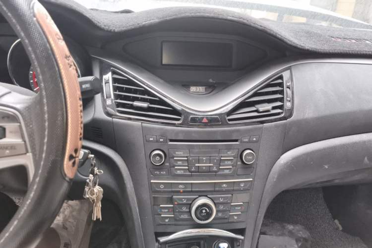 Used Bestune B70 2014 2.0L manual luxury version Audio And AC Panel