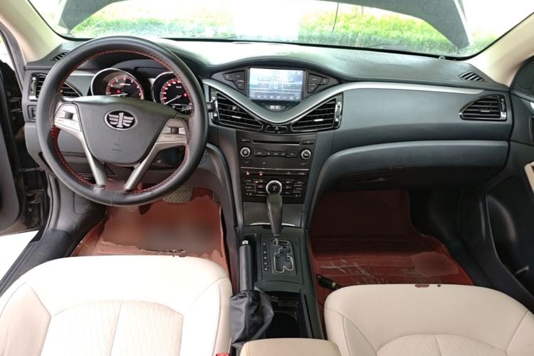 Used Bestune B70 2014 2.0L automatic comfort version Center Console